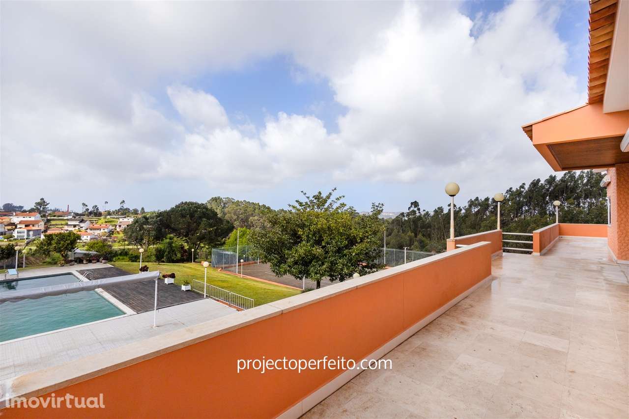 Quintinha T4+1 para venda em Oliveira de Azeméis, inserida em terreno - Grande imagem: 3/38