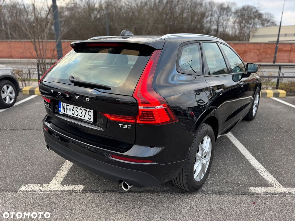 Volvo XC 60 T5 AWD Momentum Pro - 9