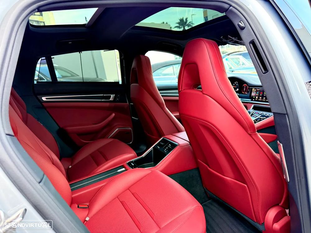 Porsche Panamera 4 E-Hybrid Platinum Edition - 32