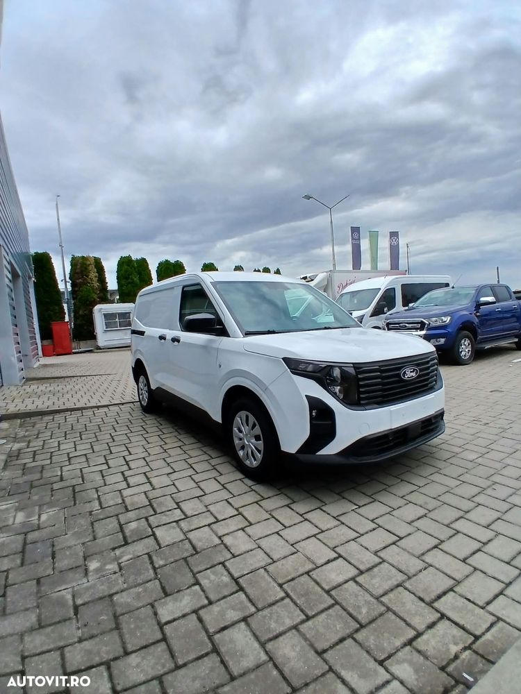 Ford Transit Courier - 8