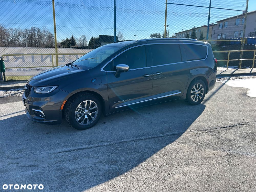 Chrysler Pacifica - 3