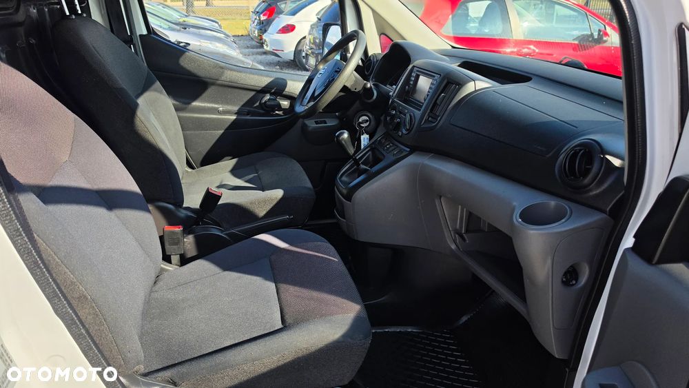 Nissan NV200 - 14