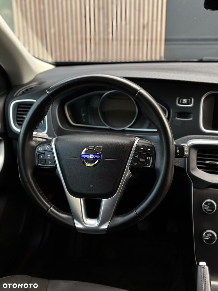 Volvo V40 D4 Drive-E Momentum - 28