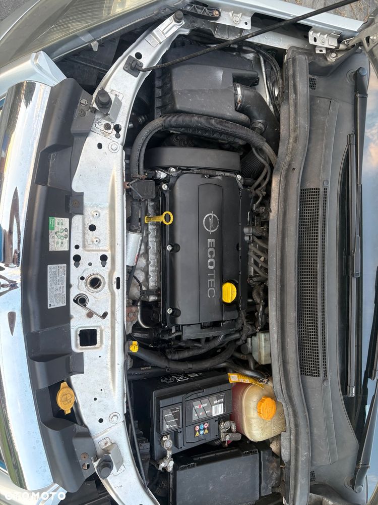 Opel Zafira 1.6 - 10