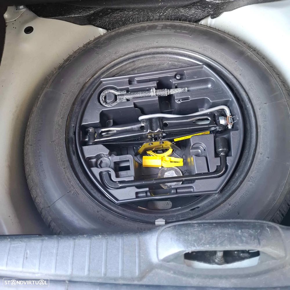 Peugeot 208 1.4 HDi Active - 29