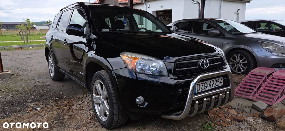 Toyota RAV4 - 1