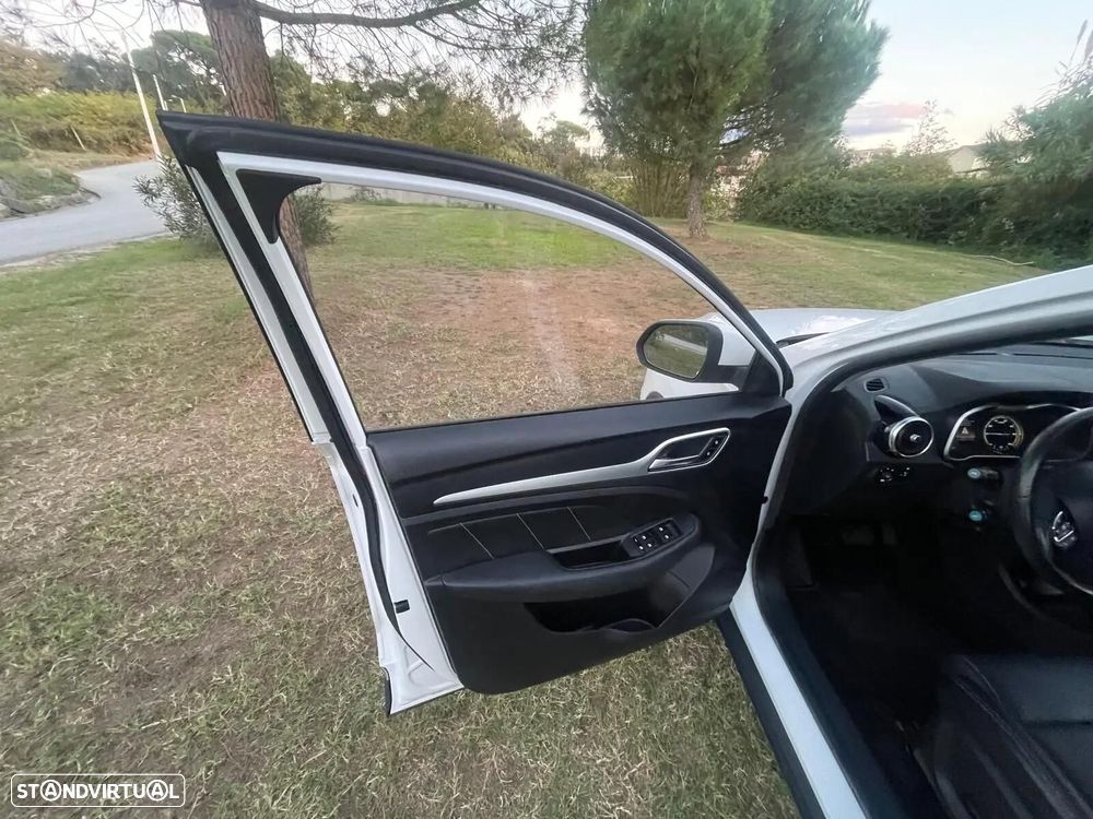 MG ZS Luxury - 14