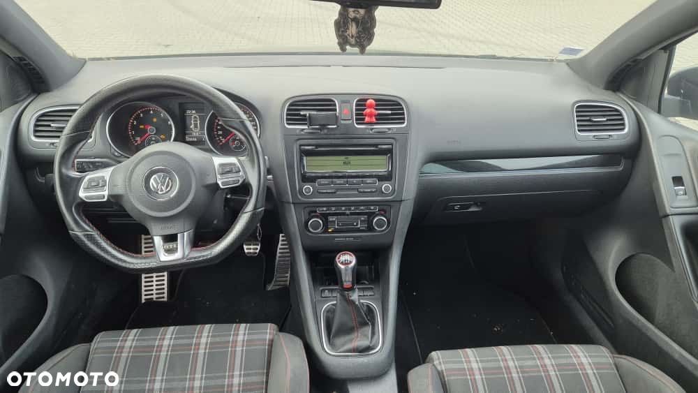 Volkswagen Golf 2.0 GTI - 8