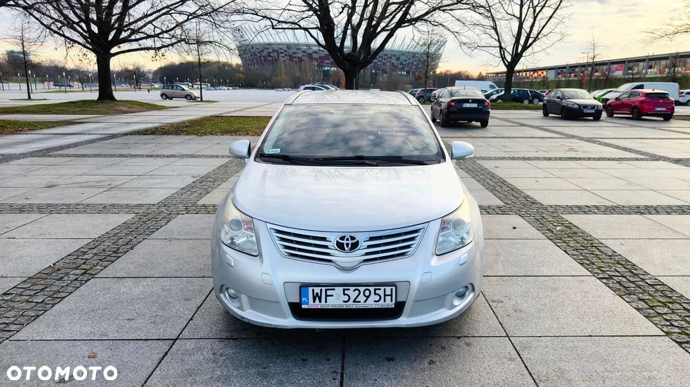 Toyota Avensis 2.0 D-4D Luna - 2