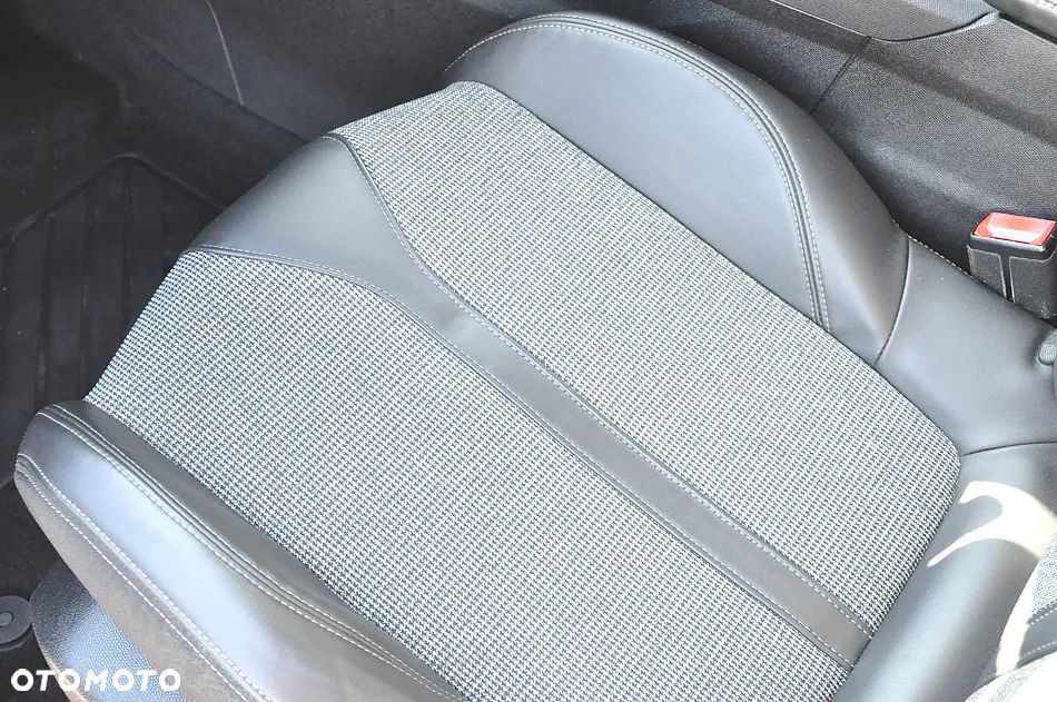 Peugeot 3008 BlueHDi 130 Stop & Start Allure Business-Paket - 25