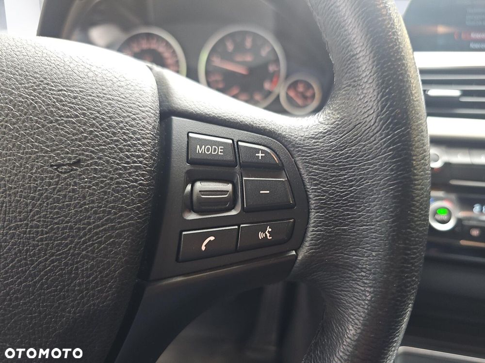 BMW Seria 3 318d - 14
