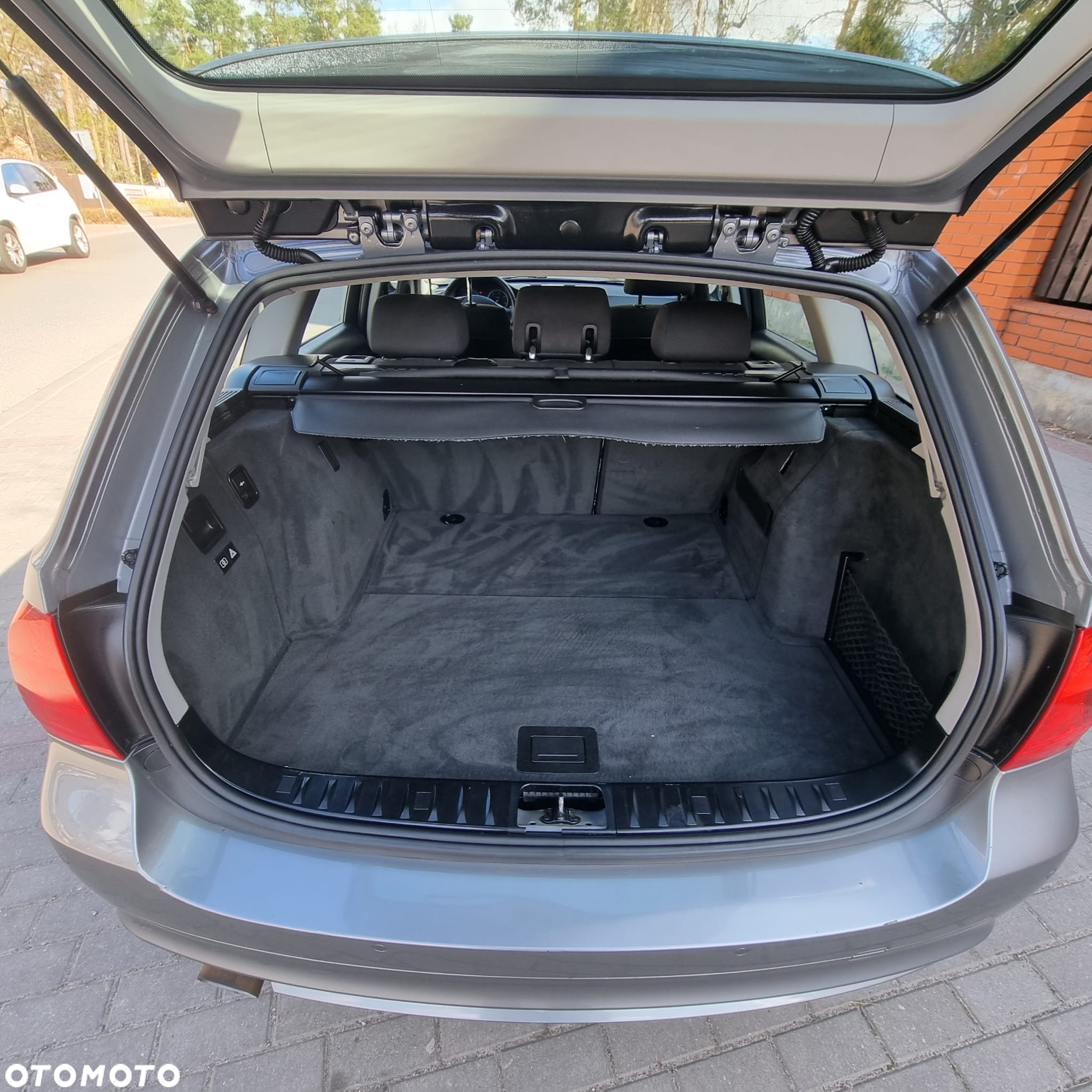 BMW Seria 3 316d Touring Advantage - 10
