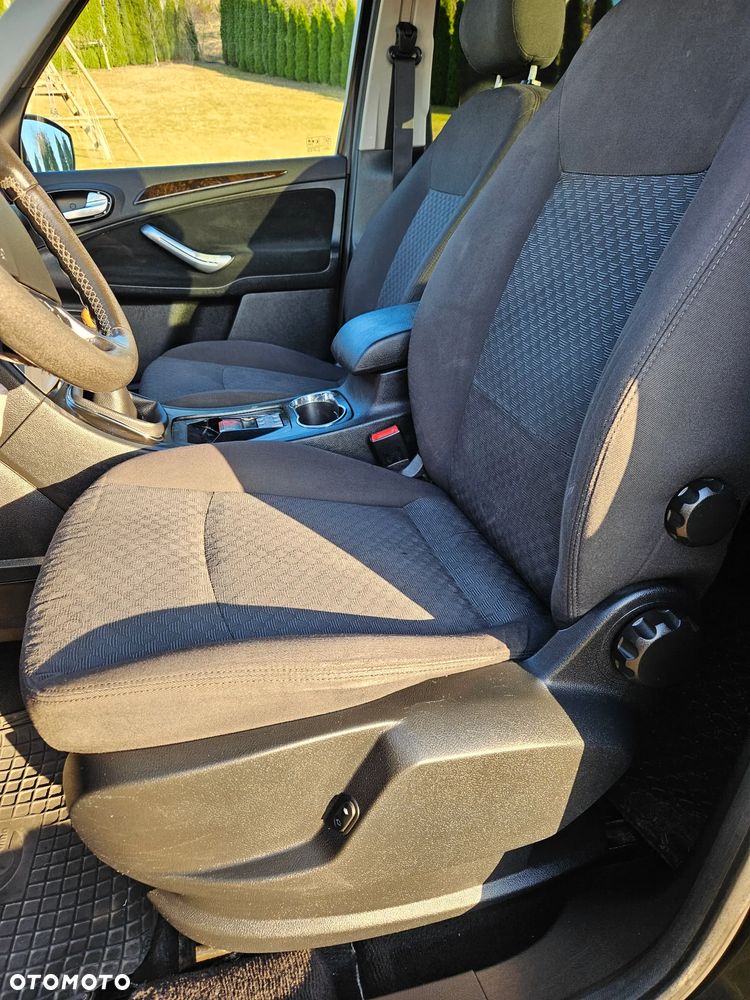 Ford Galaxy 2.0 TDCi Ghia - 11