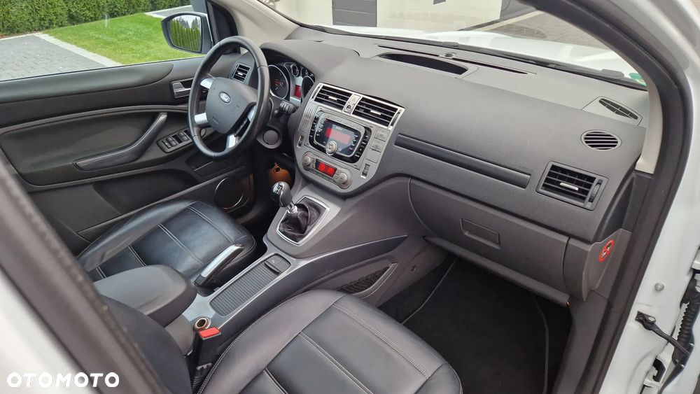 Ford Kuga 2.0 TDCi 2x4 Titanium - 14