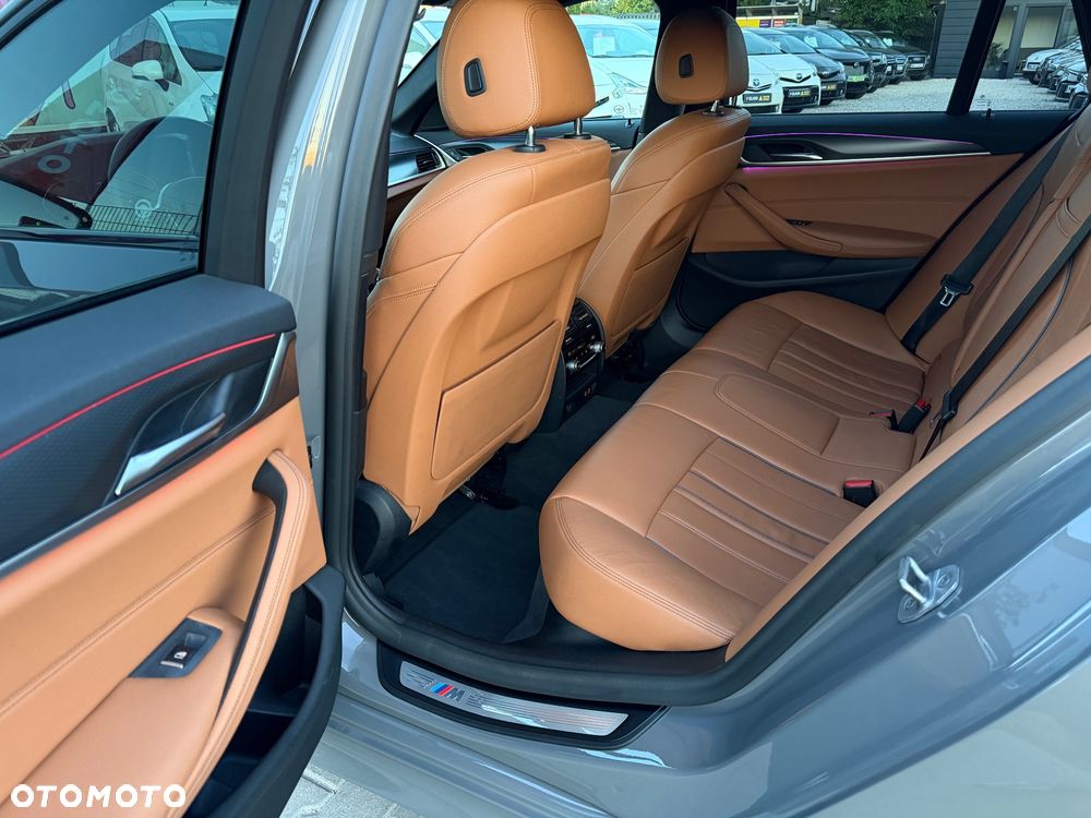 BMW Seria 5 530d xDrive M Sport Edition - 29