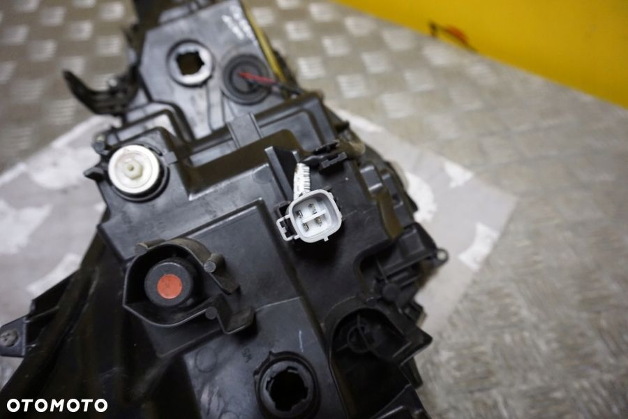 TOYOTA COROLLA E21 2019- REFLEKTOR LAMPA LED LEWA (L) USA - 11