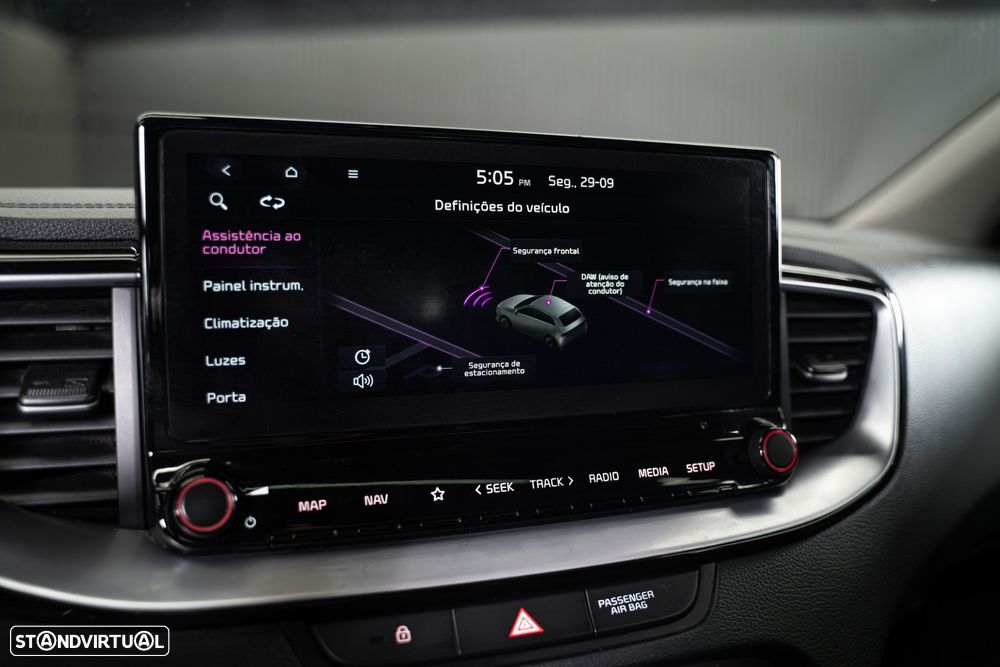 Kia XCeed 1.6 CRDi MHEV Drive - 32
