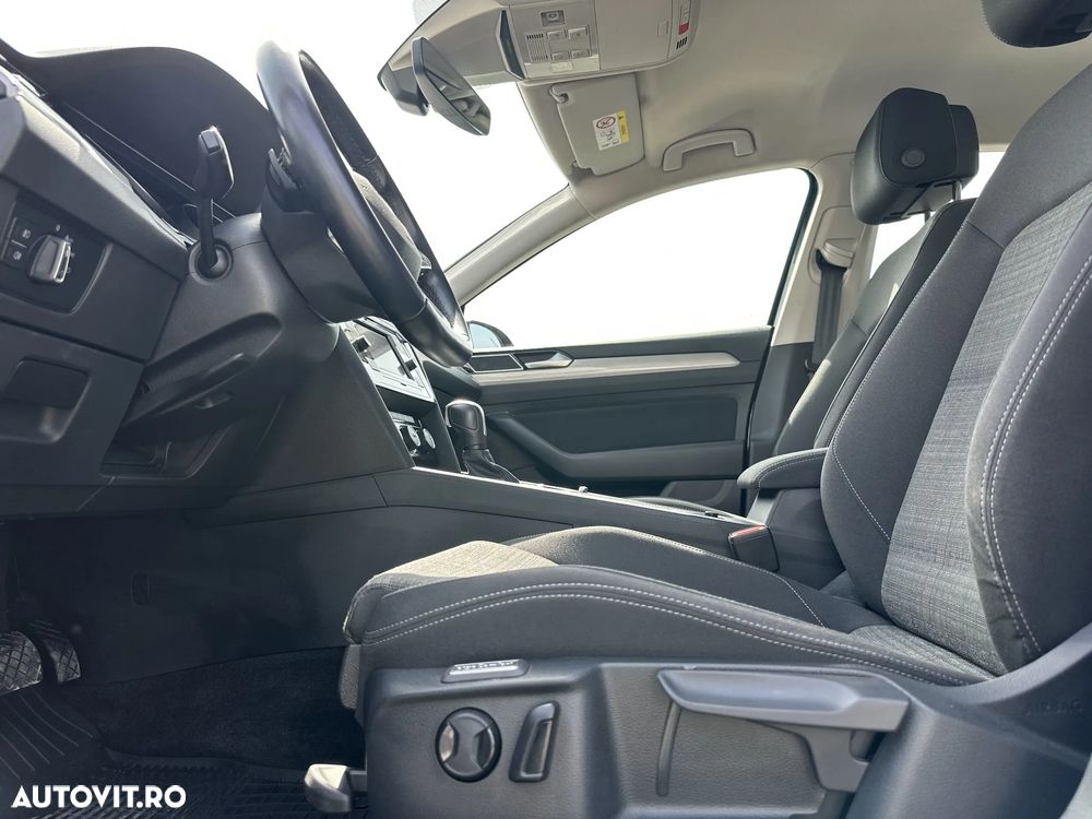 Volkswagen Passat - 24