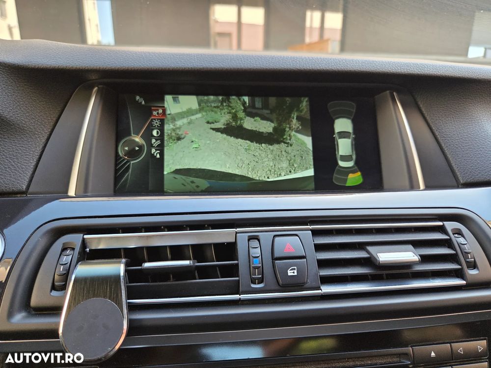 BMW Seria 5 520d xDrive - 15