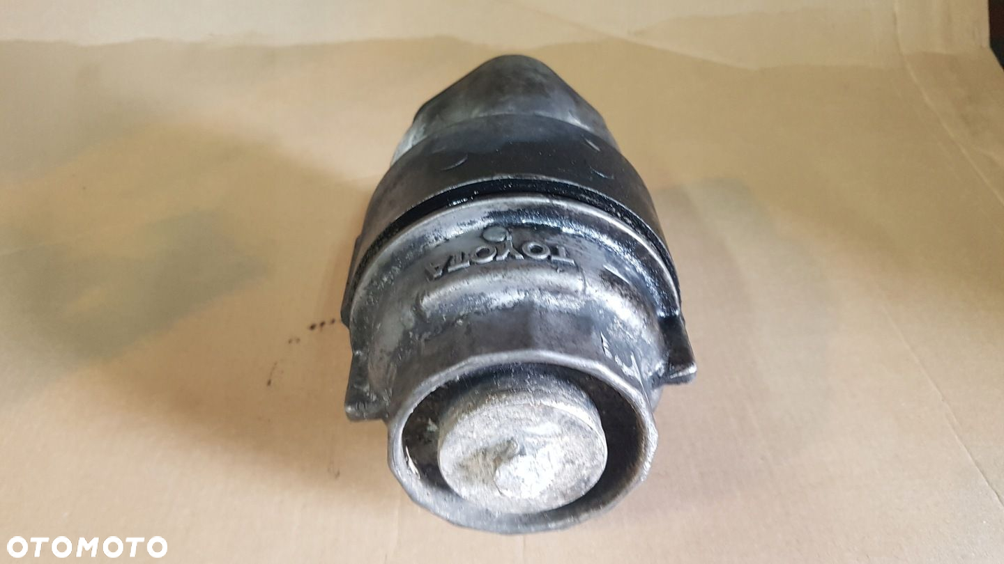 TOYOTA VERSO 09-16 2.2 D4D OBUDOWA FILTRA OLEJU KOREK PODSTAWA - 3