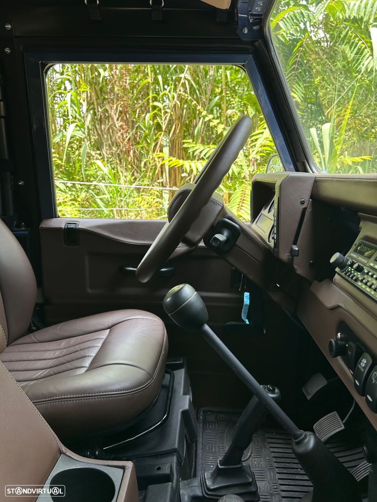 Land Rover Defender 90 2.5 Td5 Soft Top - 16