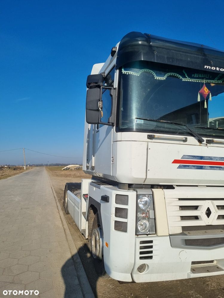 Renault Premium - 8