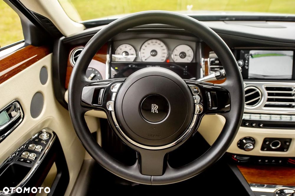 Rolls-Royce Ghost - 15