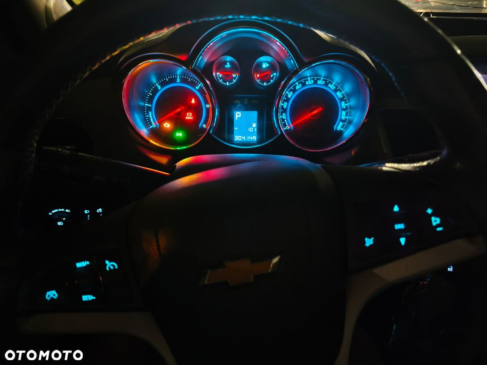 Chevrolet Cruze - 16