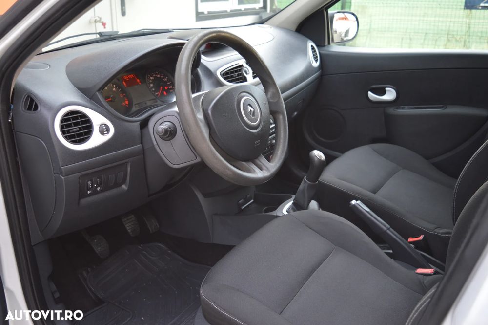 Renault Clio III 1.5 dCi Yahoo - 22