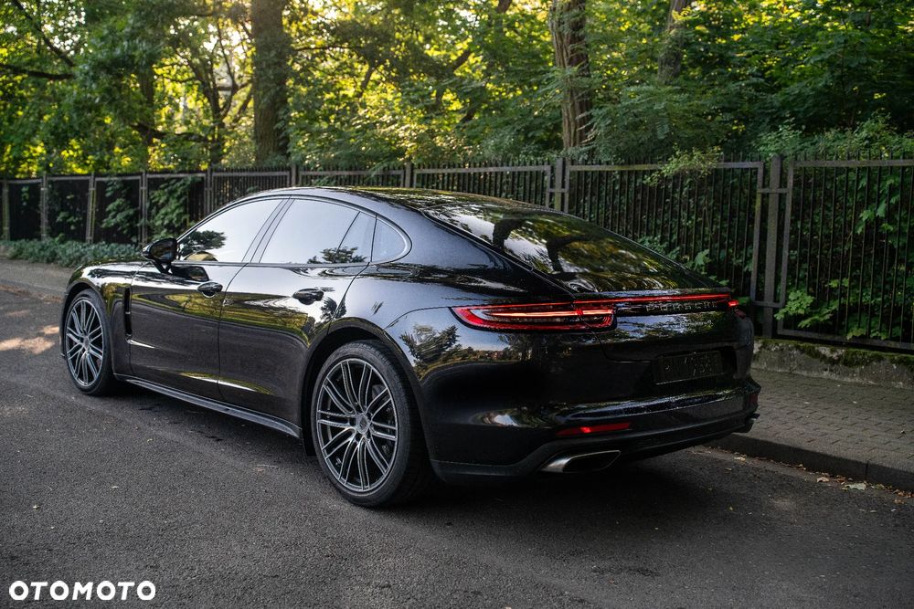 Porsche Panamera 4 Platinum Edition - 10