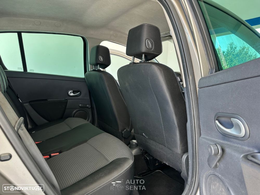 Renault Clio - 15