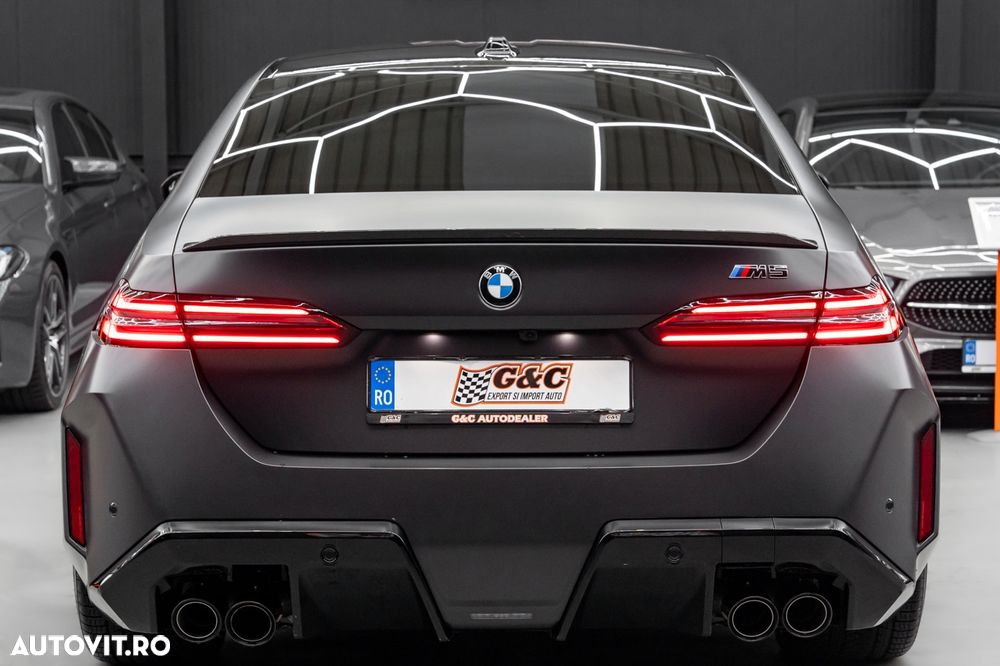BMW M5 xDrive - 25