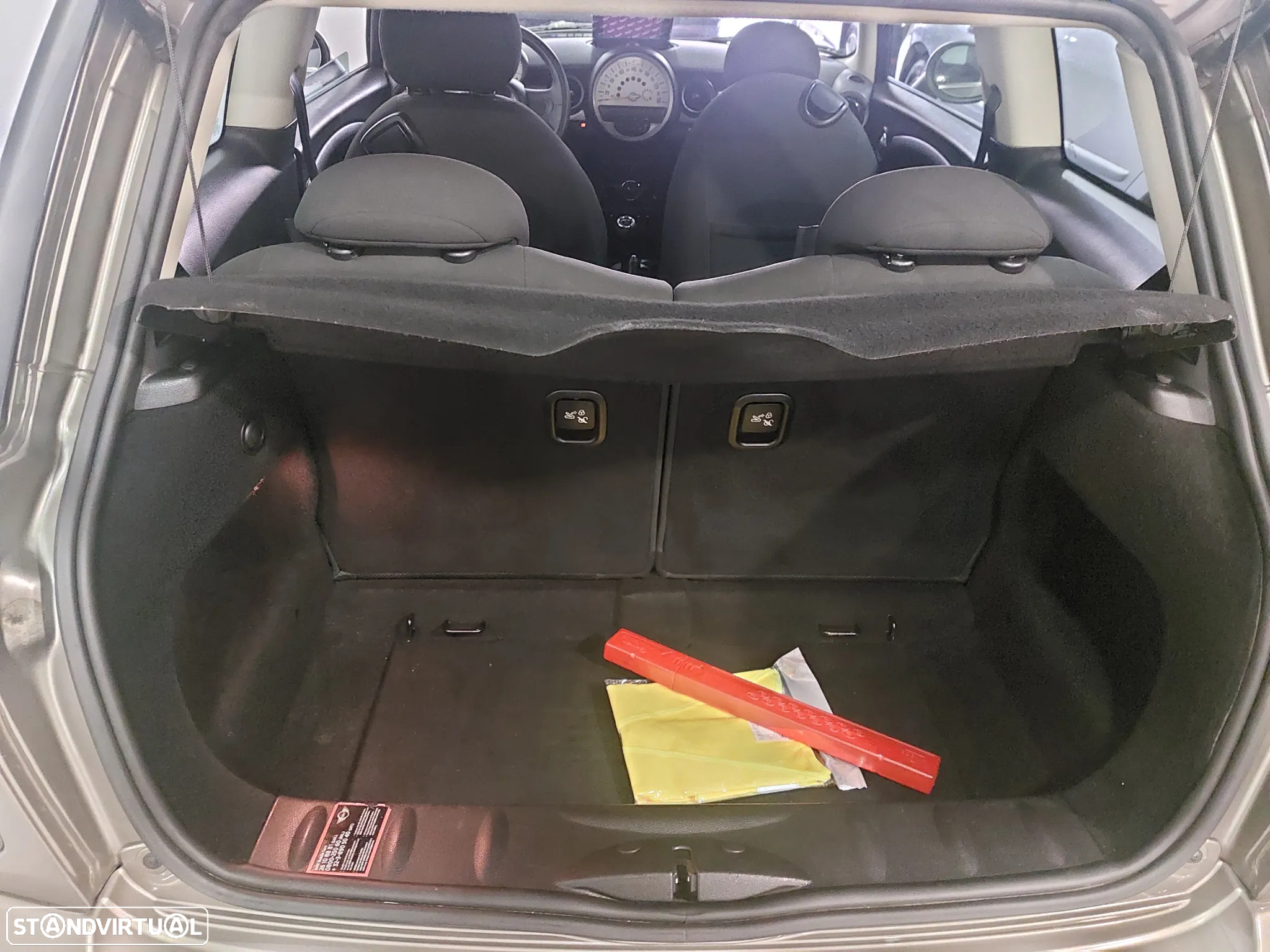 MINI 3 Portas One D - 10