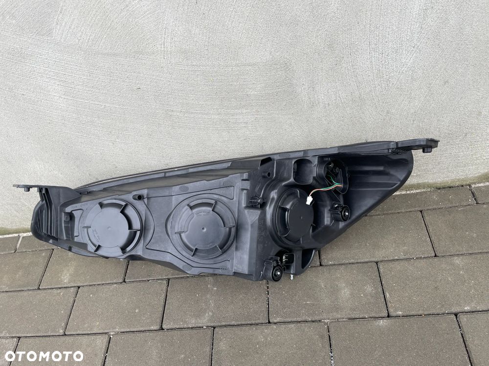 LAMPA PRZEDNIA PRAWA FORD FOCUS MK4  2018-- NOWA - 2