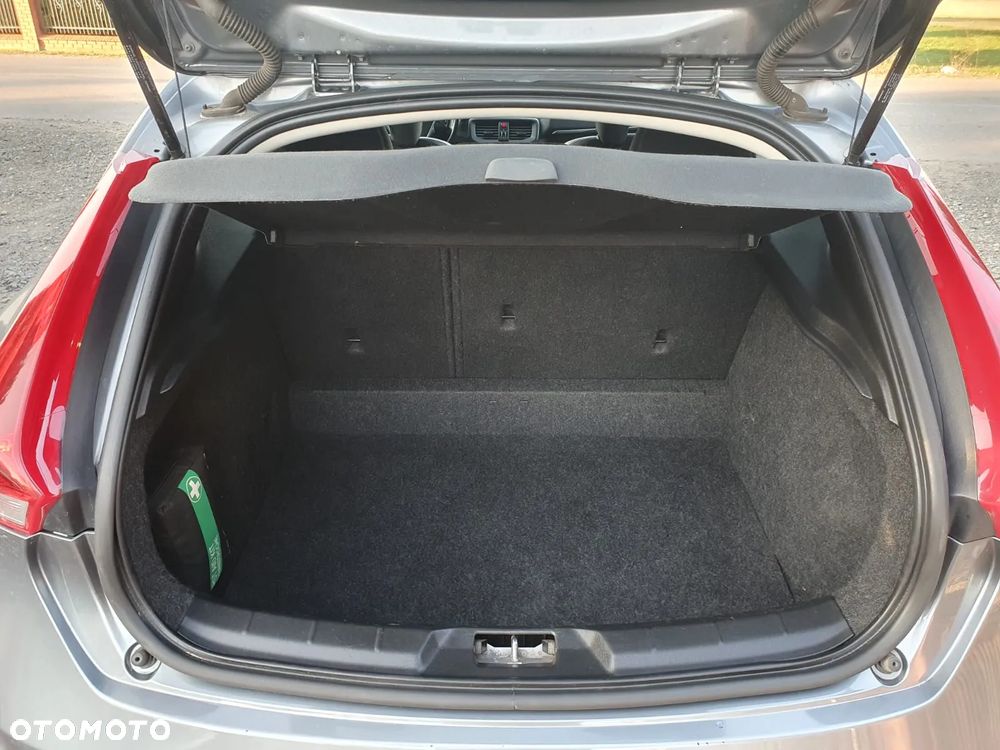 Volvo V40 D4 Drive-E Momentum - 38