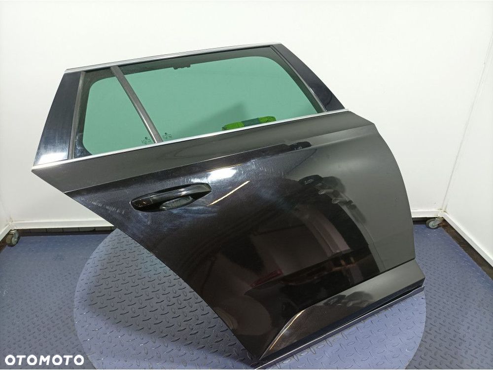 SKODA SUPERB III KOMBI DRZWI TYŁ TYLNE PRAWE LF9R - 2