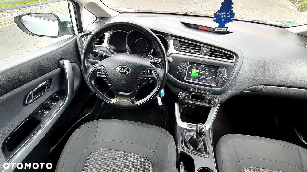 Kia Ceed 1.6 CRDi 136 ISG Platinum Edition - 33
