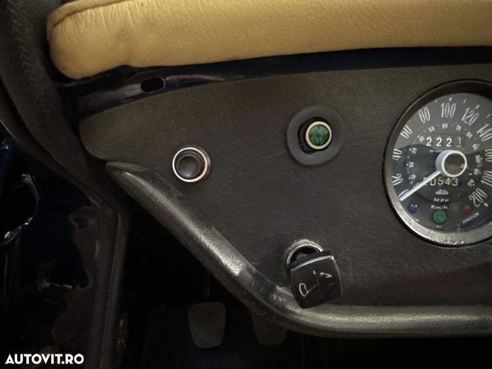 Triumph Spitfire - 21