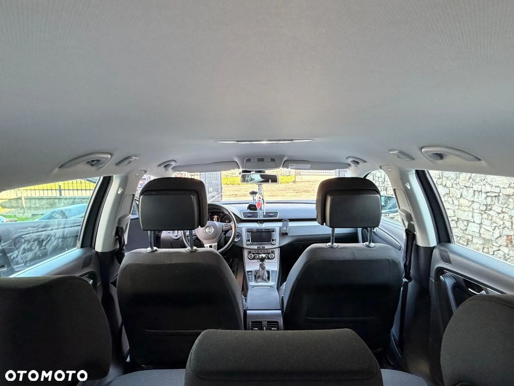 Volkswagen Passat 1.6 TDI BlueMotion Technology Comfortline - 19
