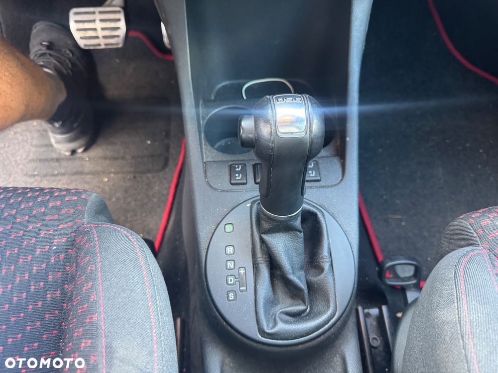 Skoda Fabia 1.4 TSI DSG RS - 12