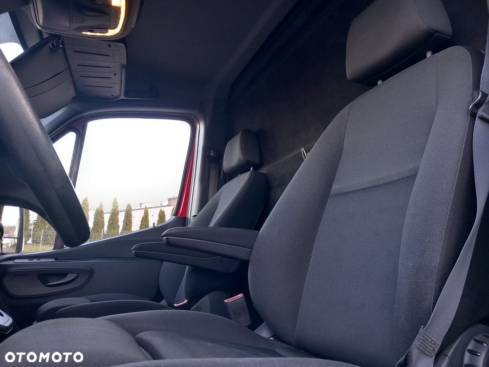 Mercedes-Benz Sprinter - 13