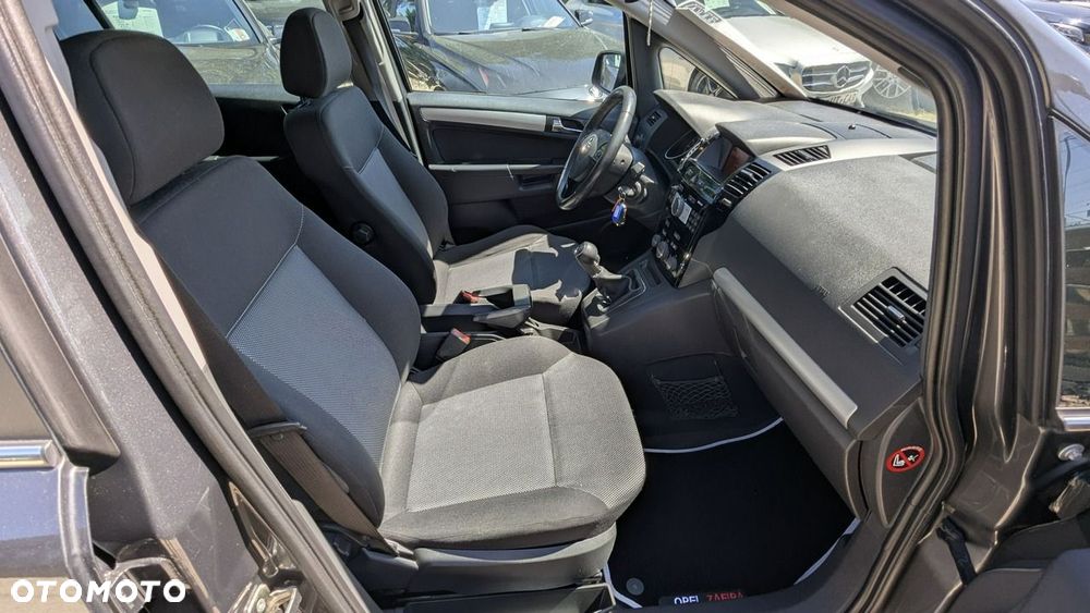 Opel Zafira - 19