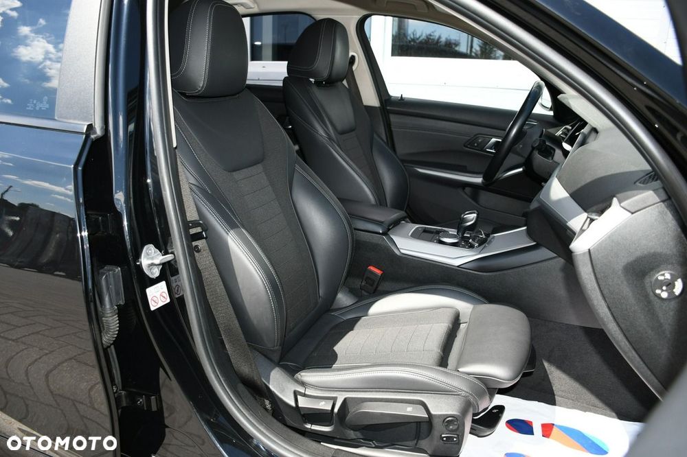 BMW Seria 3 320d mHEV - 27