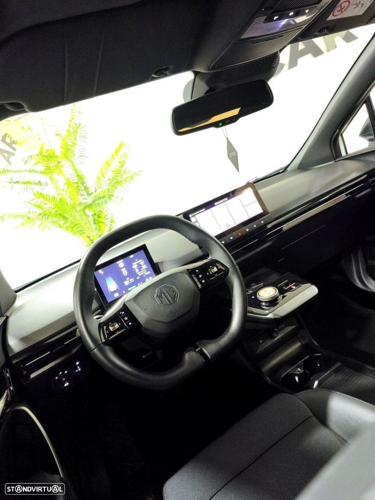 MG MG4 64 kWh Luxury - 29