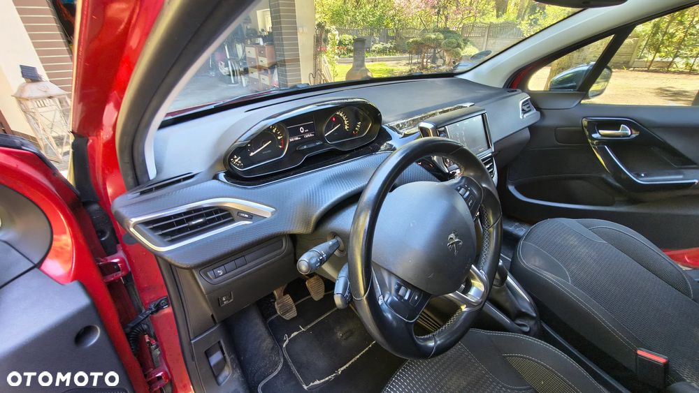 Peugeot 208 1.2 PureTech Allure - 11