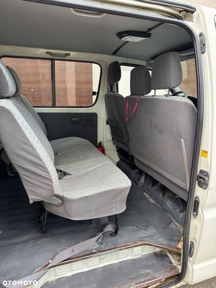 Toyota Hiace Standard - 13