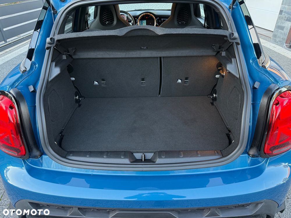 MINI Cooper John Works Trim - 32