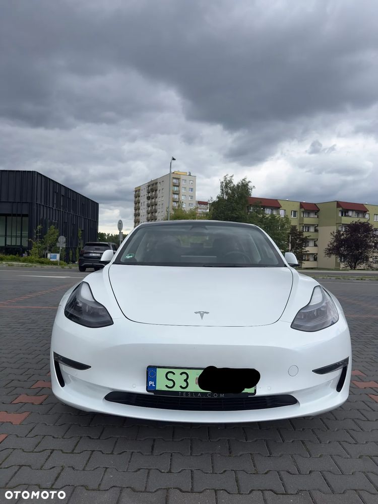 Tesla Model 3 - 1
