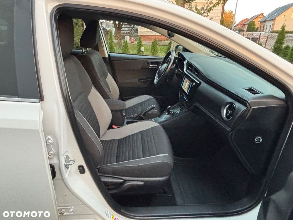 Toyota Auris 1.8 HSD Prestige NAVI - 32