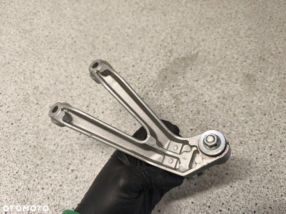 Set prawy tył, podnożek pasażera Honda CBR 900RR CBR900 RR CBR900RR CBR 900 RR - 7